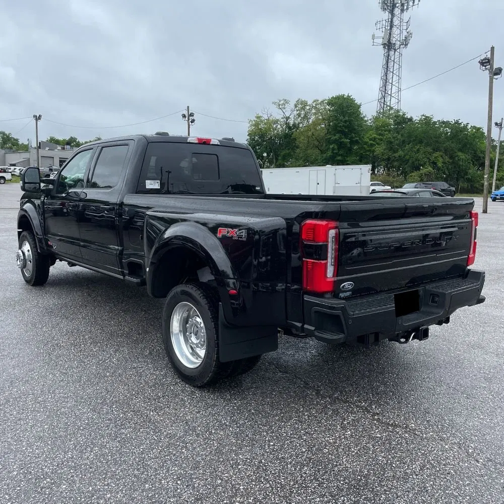 2025 Ford F-450 Super Duty Platinum