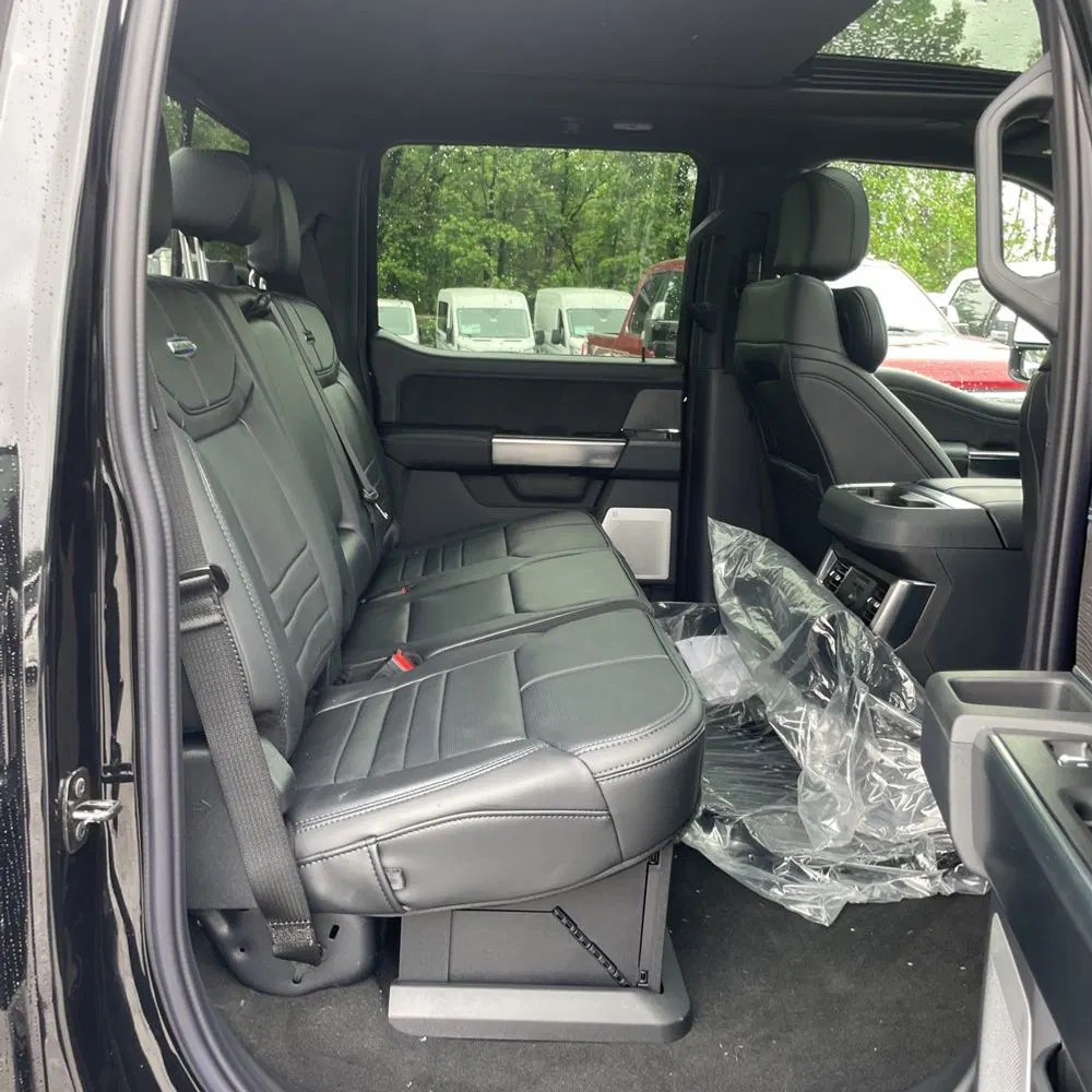 2025 Ford F-450 Super Duty Platinum