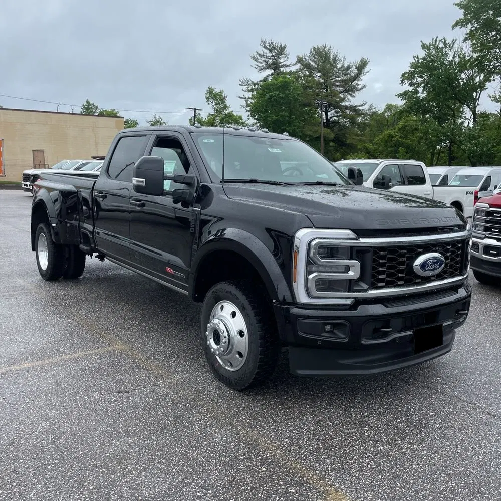2025 Ford F-450 Super Duty Platinum