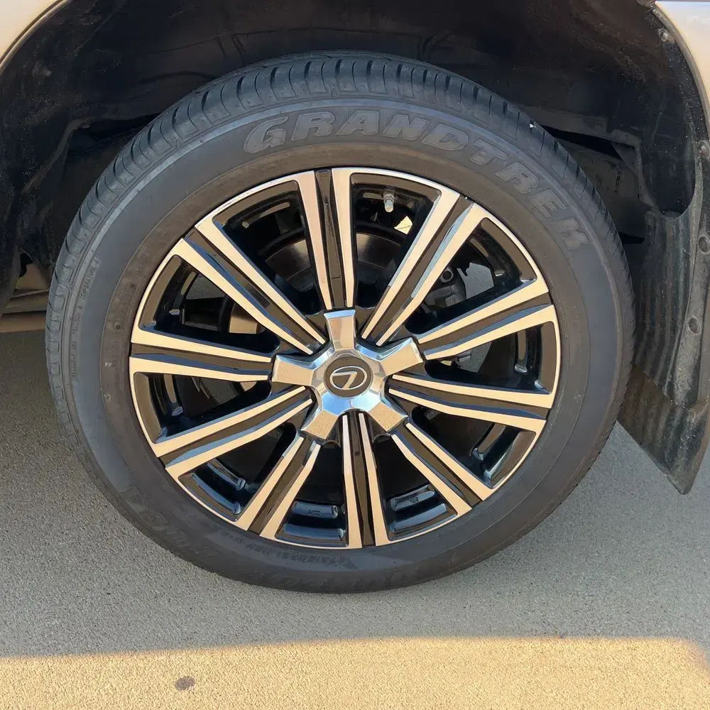 2020 Lexus LX 570 Three-Row