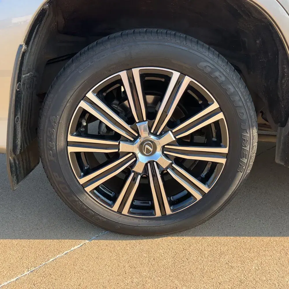 2020 Lexus LX 570 Three-Row