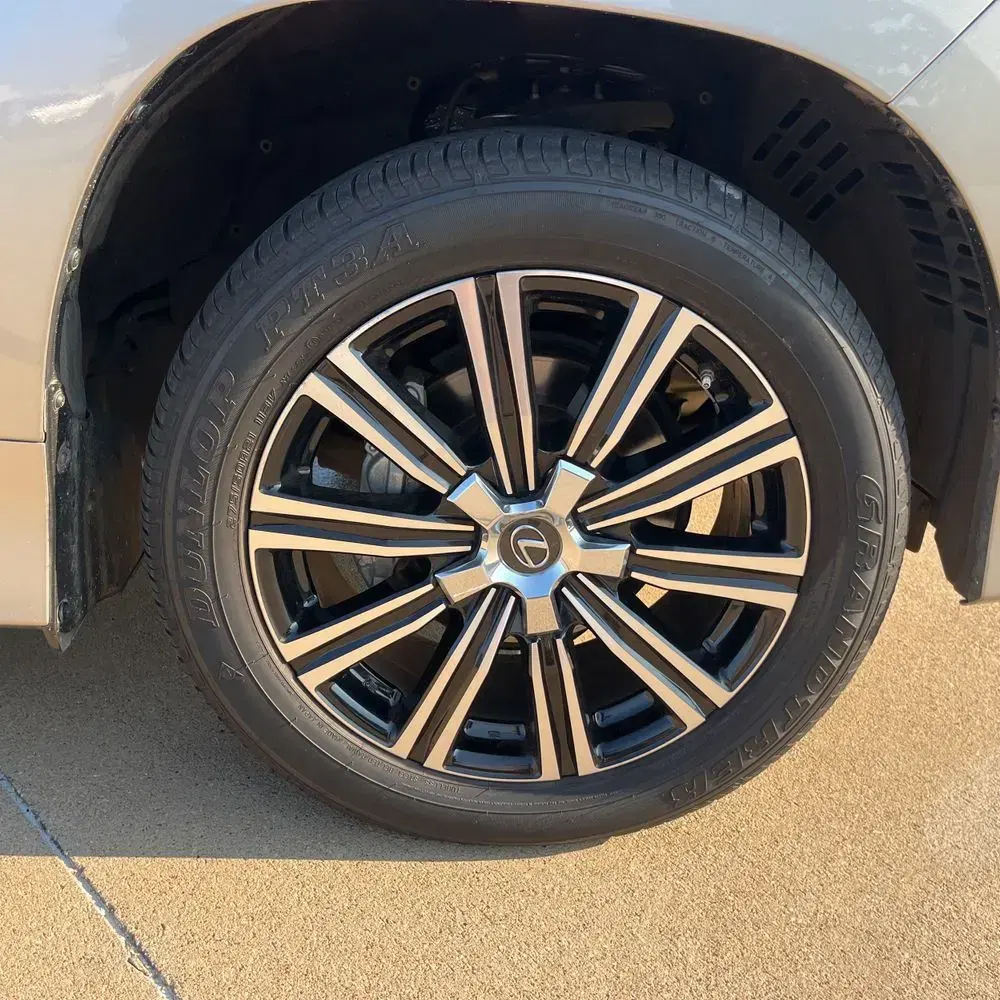 2020 Lexus LX 570 Three-Row