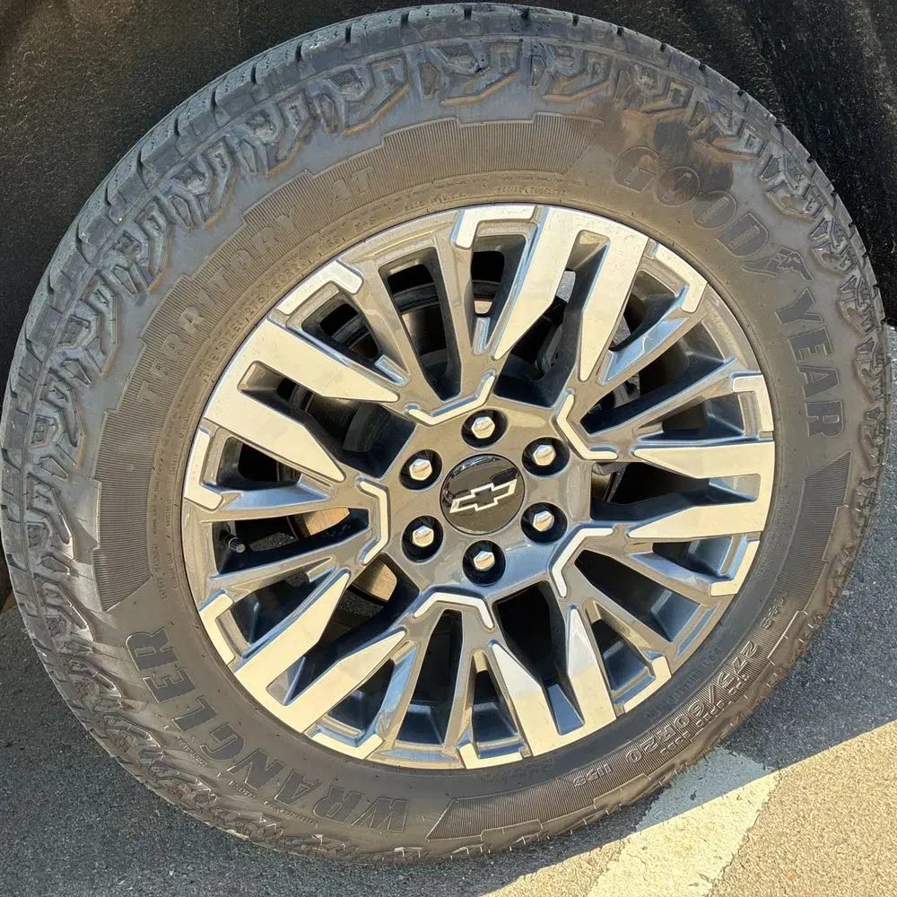 2025 Chevrolet Suburban Z71