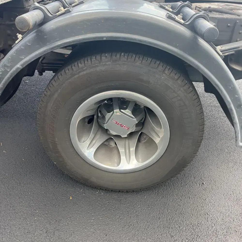 2025 GMC Sierra 3500HD CC SLE
