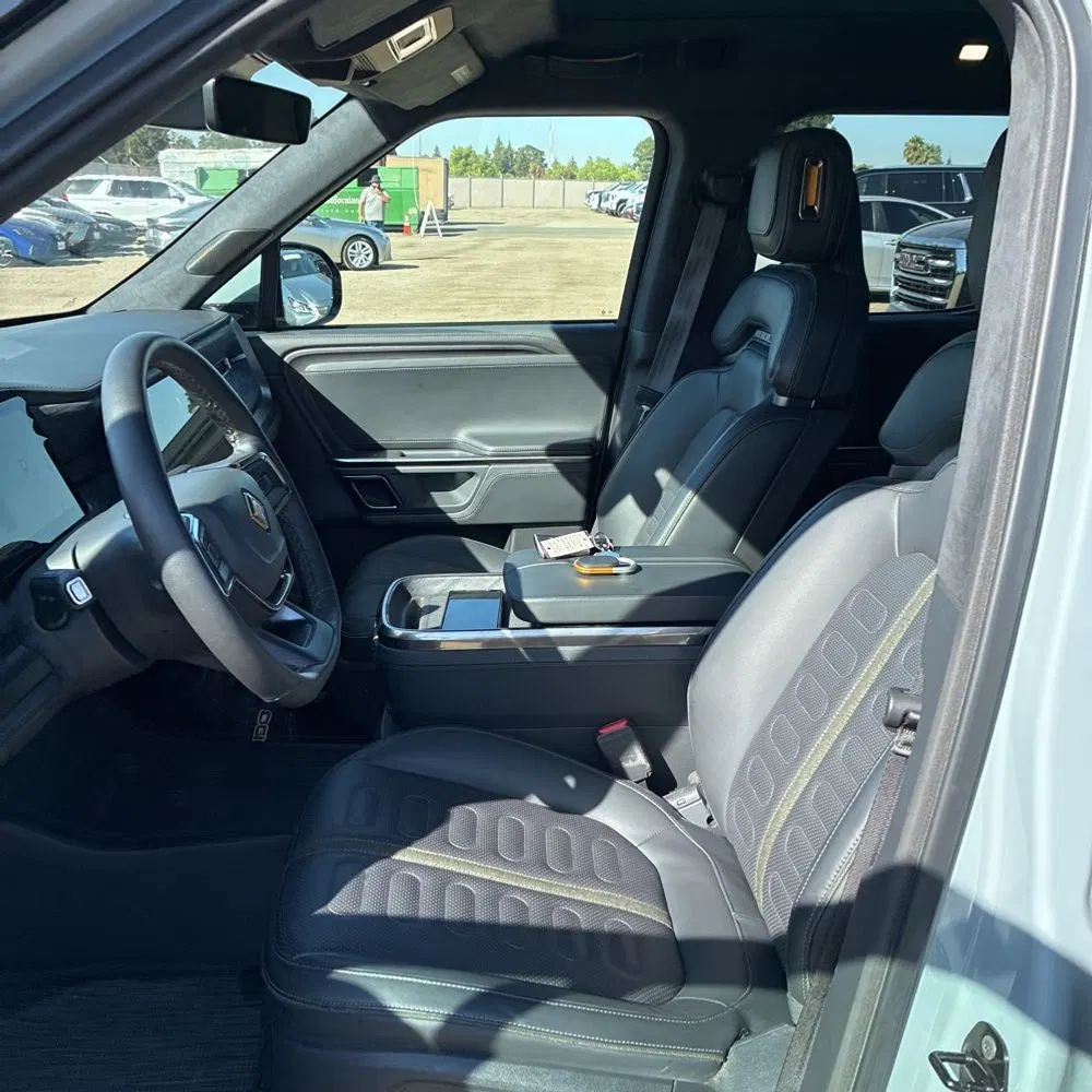 2024 Rivian R1T Adventure Dual-Motor