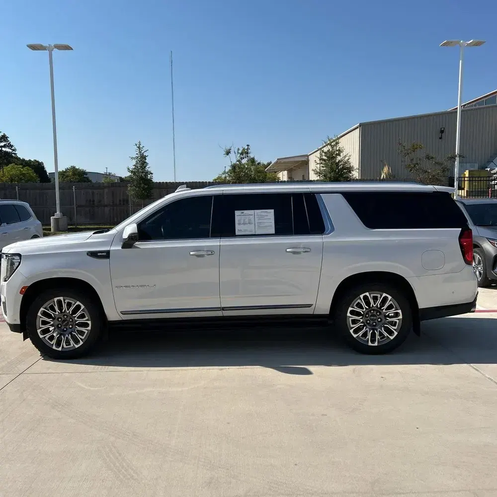 2023 GMC Yukon XL Denali Ultimate