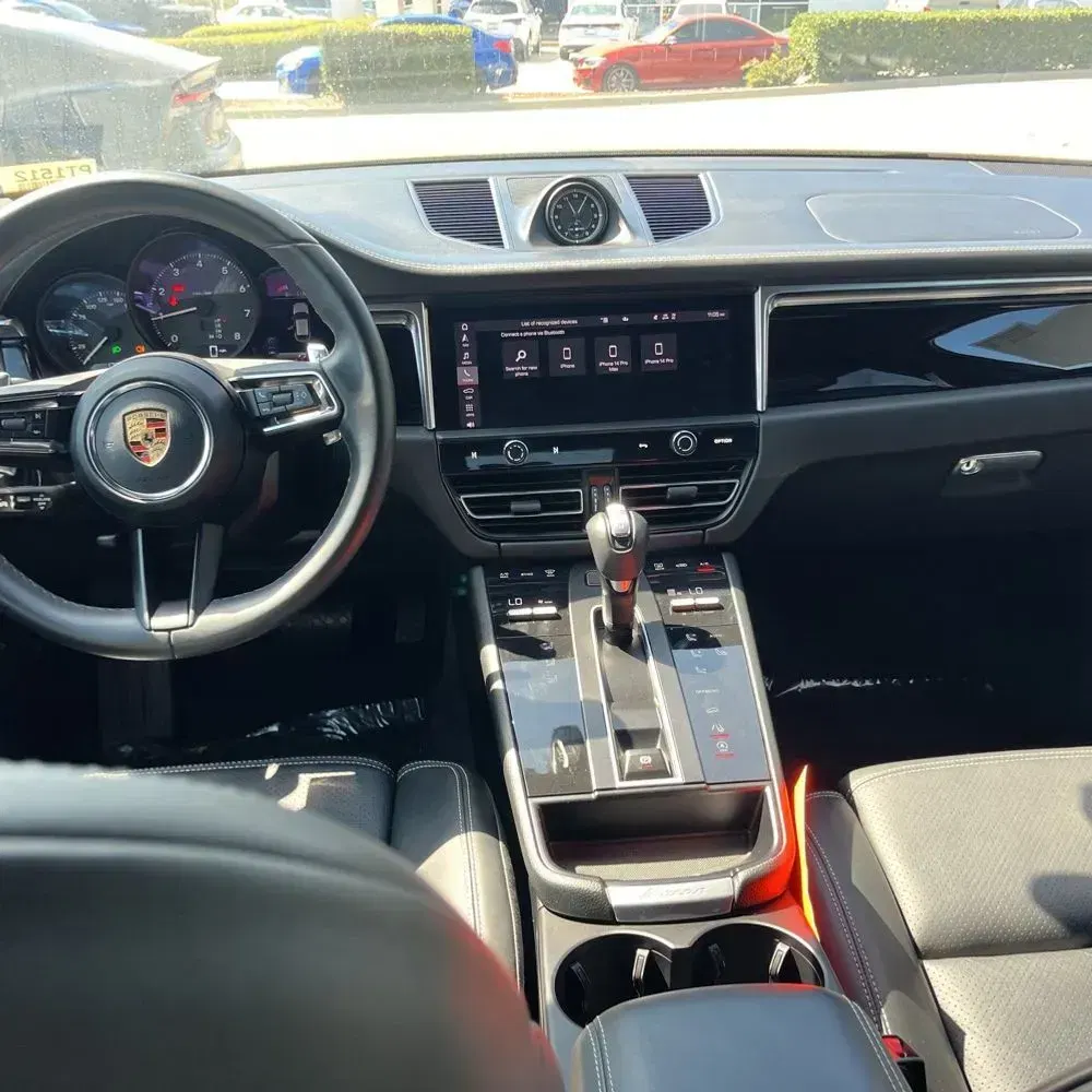 2023 Porsche Macan Base