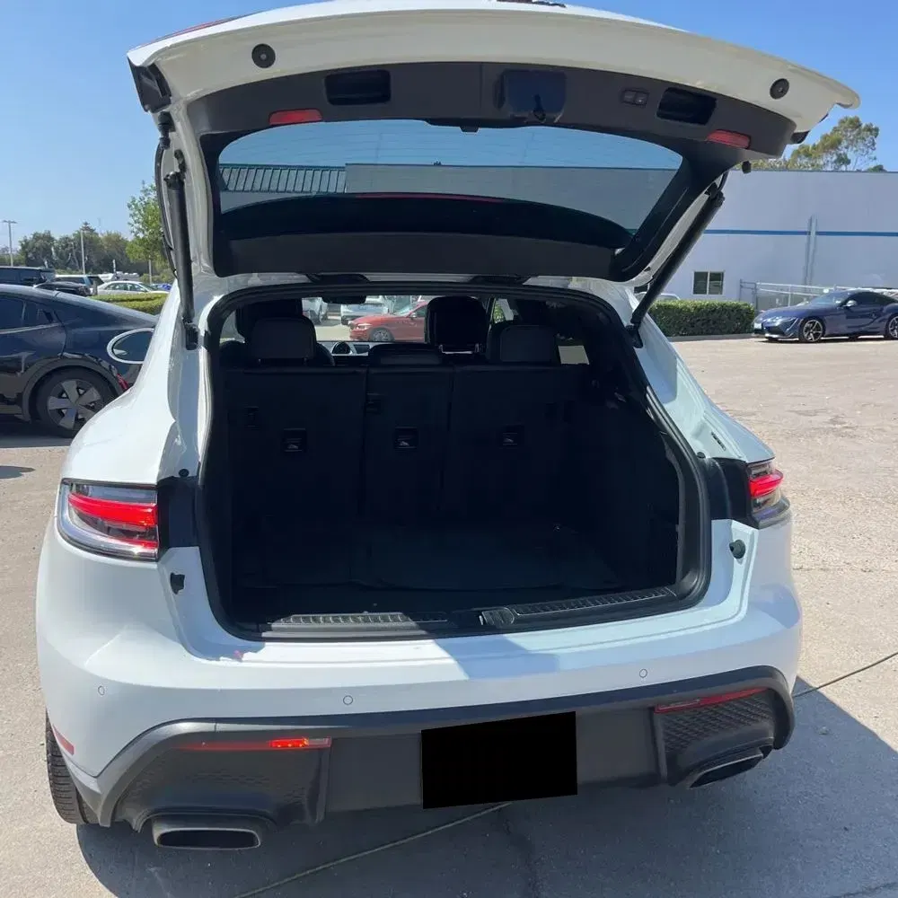 2023 Porsche Macan Base