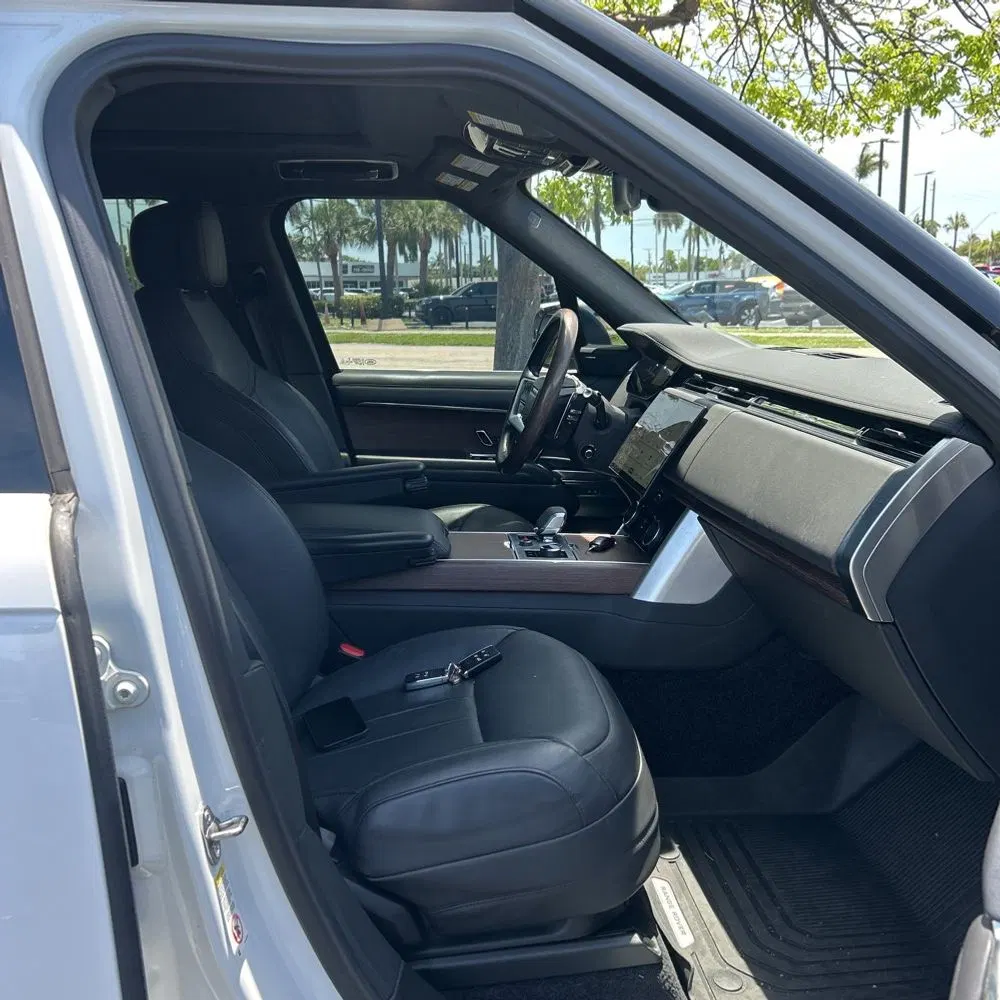 2023 Land Rover Range Rover P400 SE
