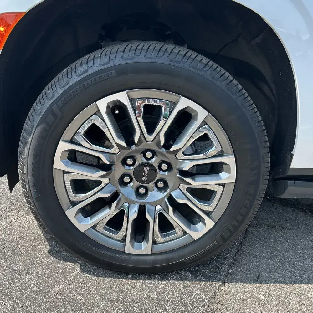 2023 GMC Yukon XL Denali Ultimate