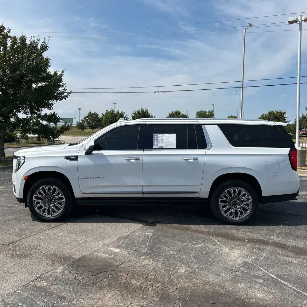 2023 GMC Yukon XL Denali Ultimate
