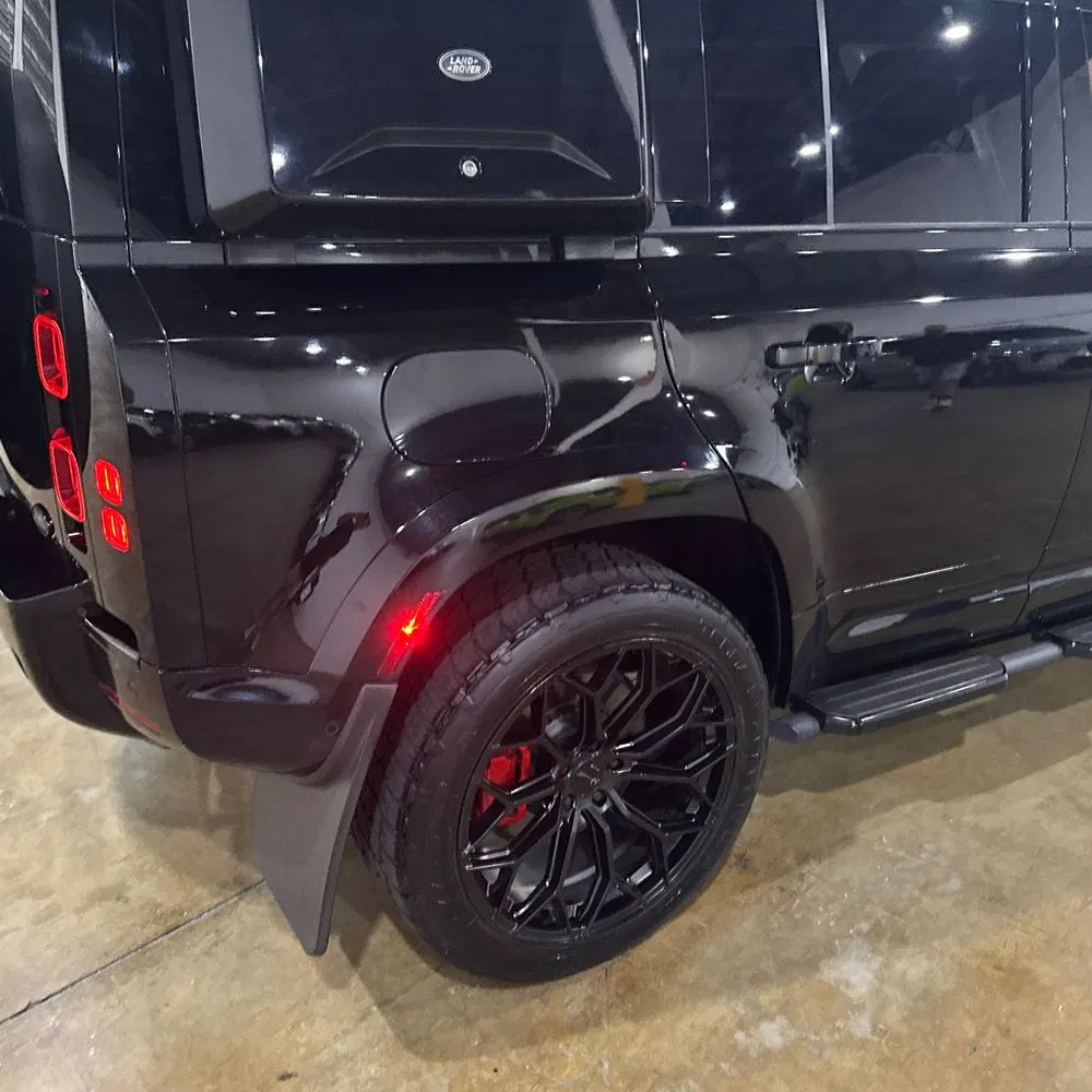 2020 Land Rover Defender 110 SE