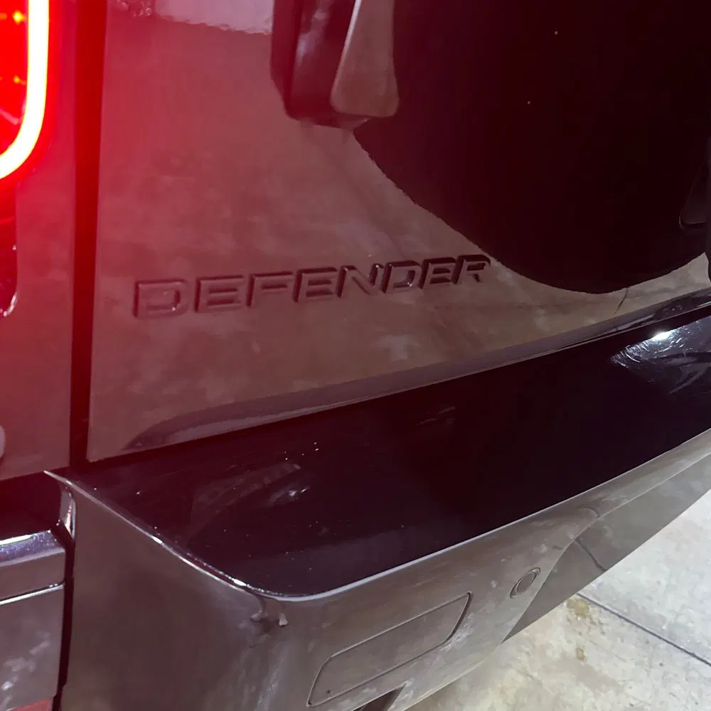 2020 Land Rover Defender 110 SE