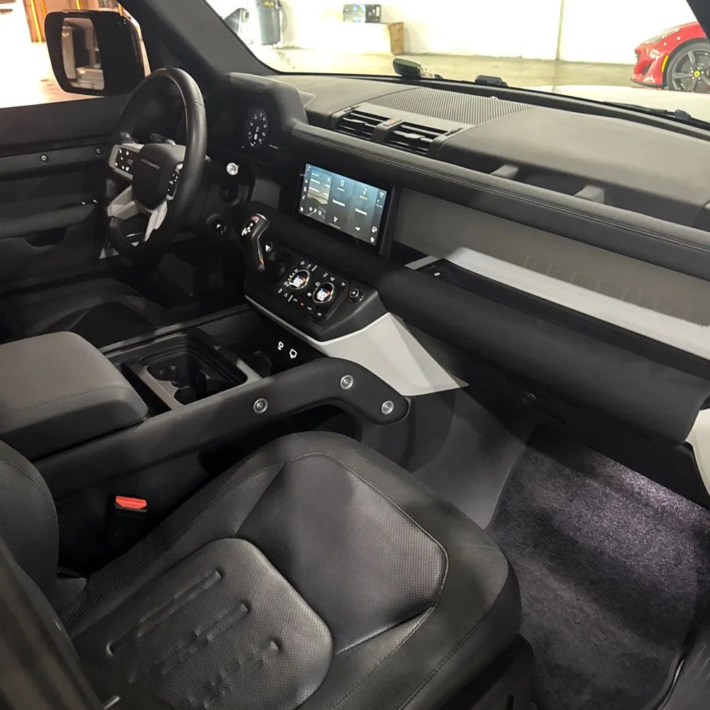 2020 Land Rover Defender 110 SE