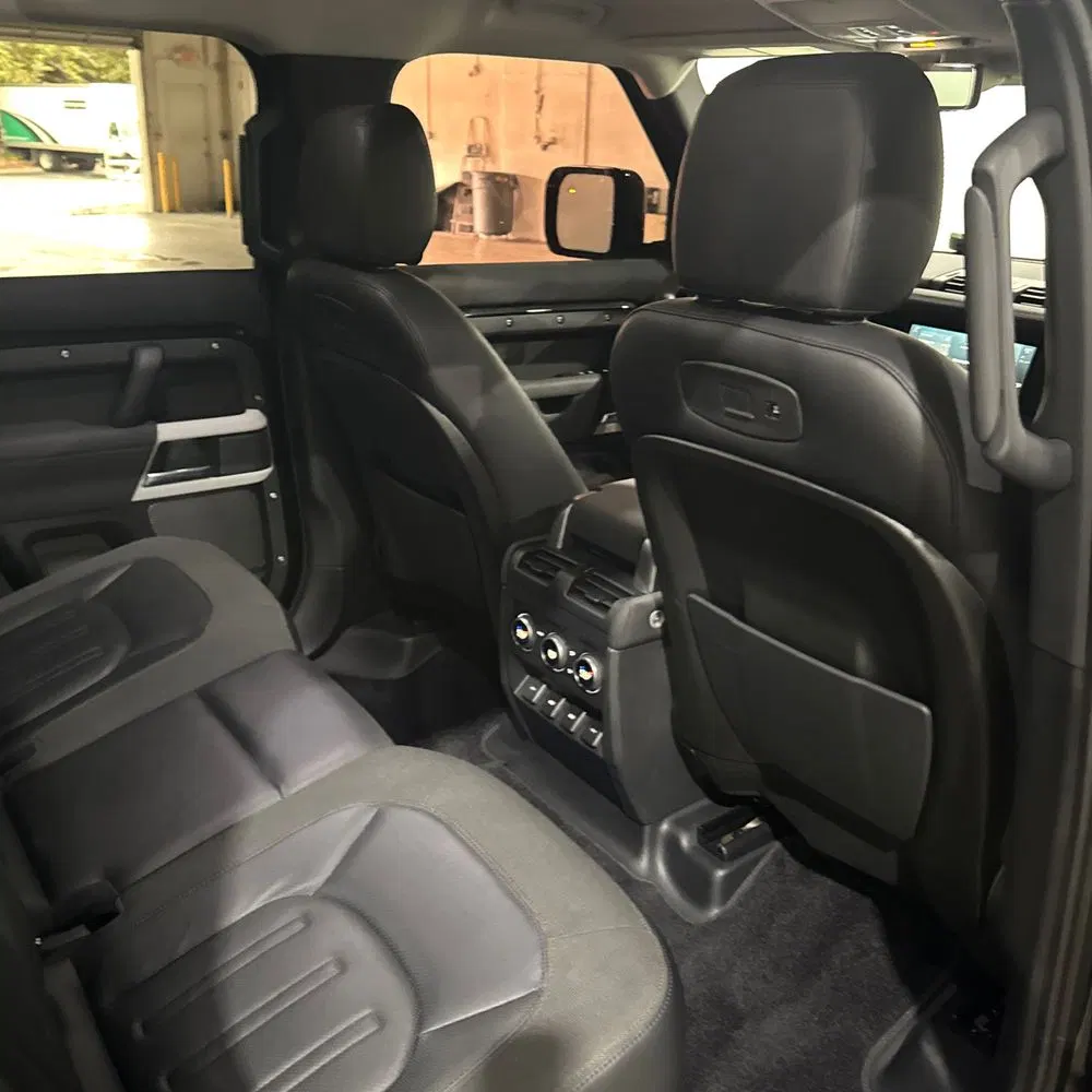 2020 Land Rover Defender 110 SE