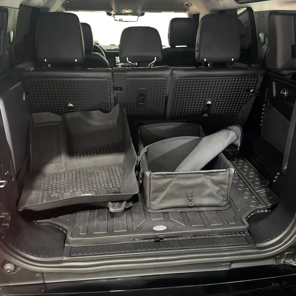 2020 Land Rover Defender 110 SE