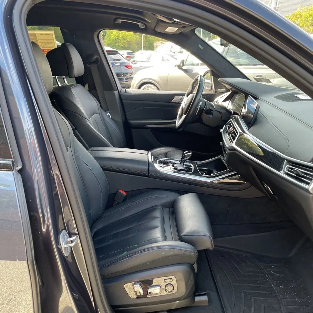 2022 BMW X7 M50i