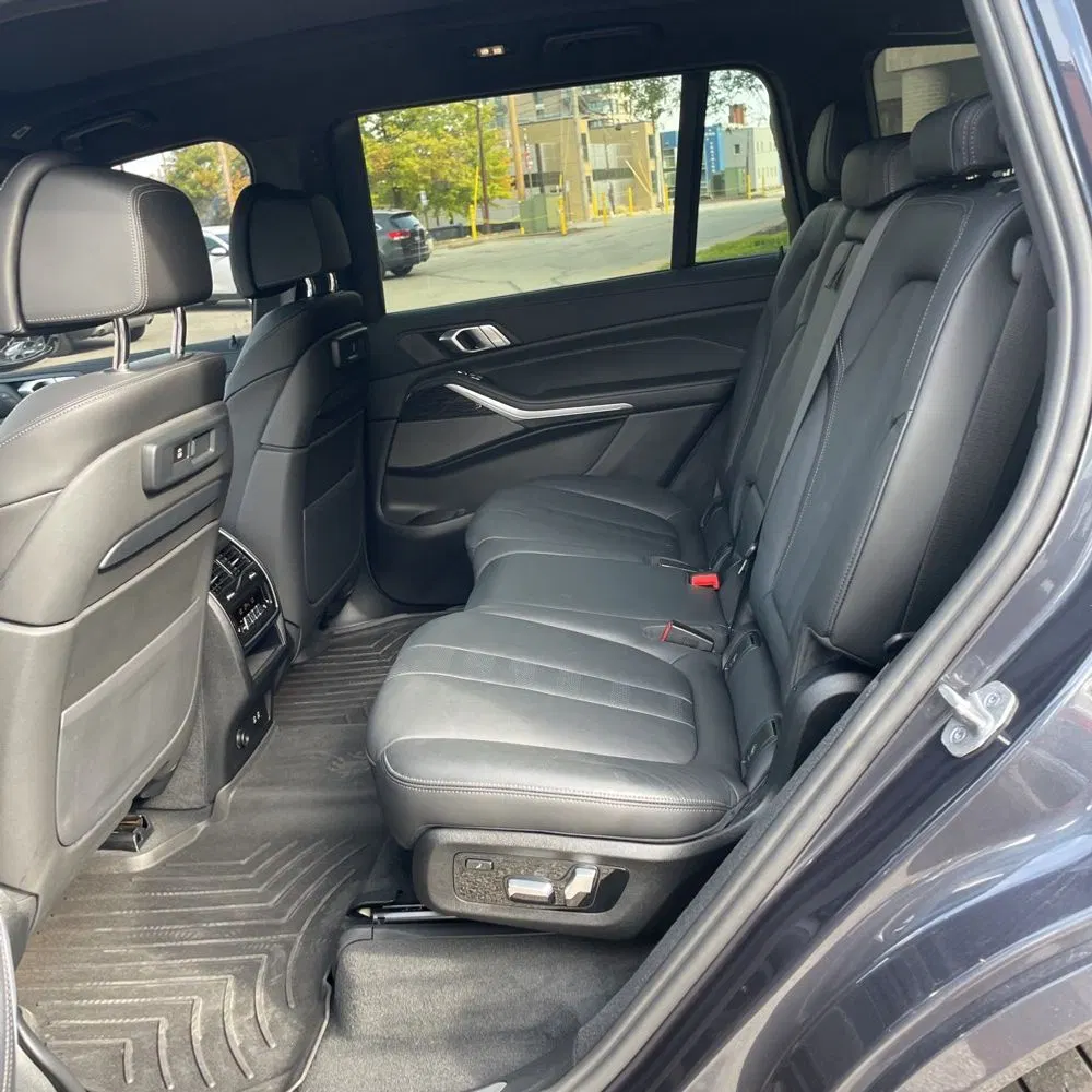 2022 BMW X7 M50i