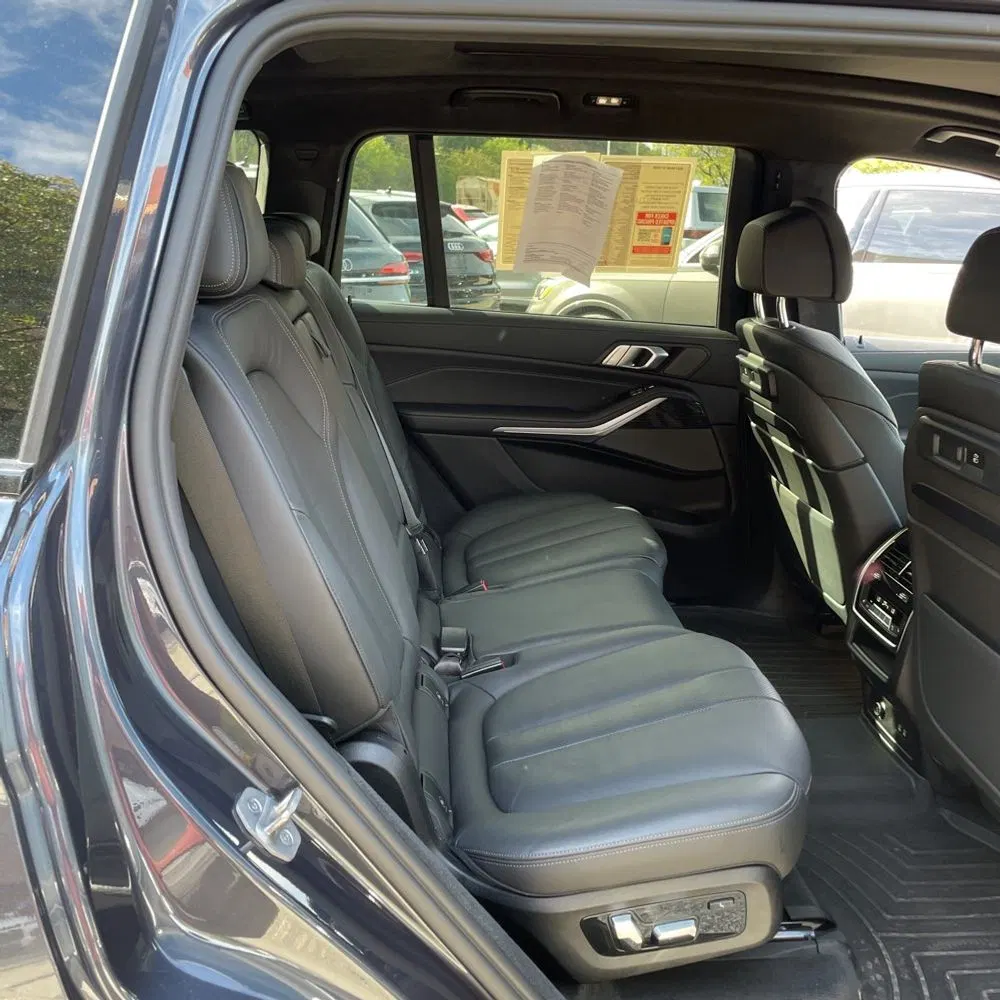 2022 BMW X7 M50i