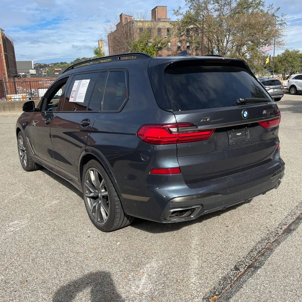 2022 BMW X7 M50i