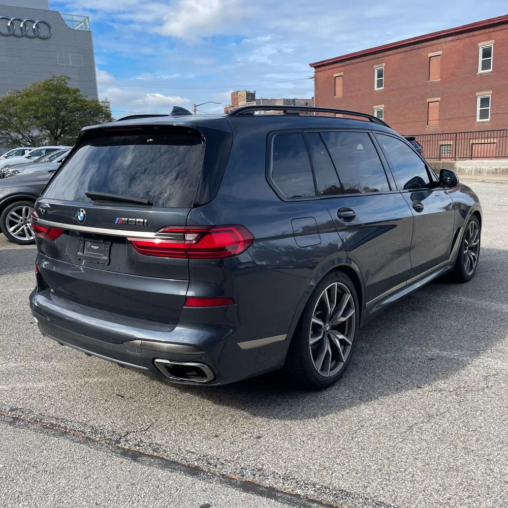2022 BMW X7 M50i