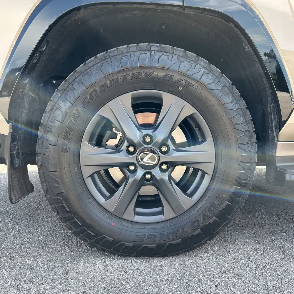 2025 Lexus LX 700h Overtrail