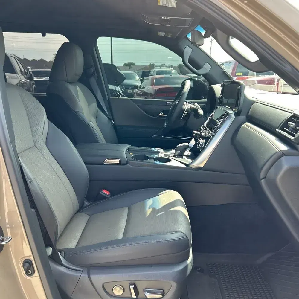 2025 Lexus LX 700h Overtrail