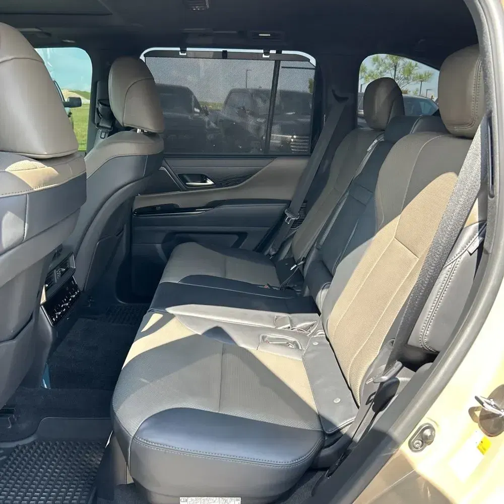 2025 Lexus LX 700h Overtrail