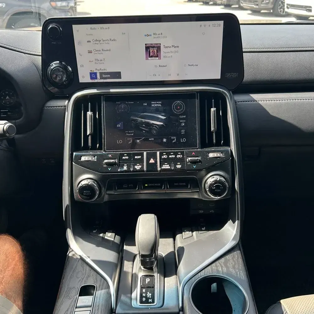 2025 Lexus LX 700h Overtrail