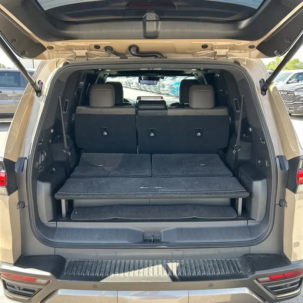 2025 Lexus LX 700h Overtrail