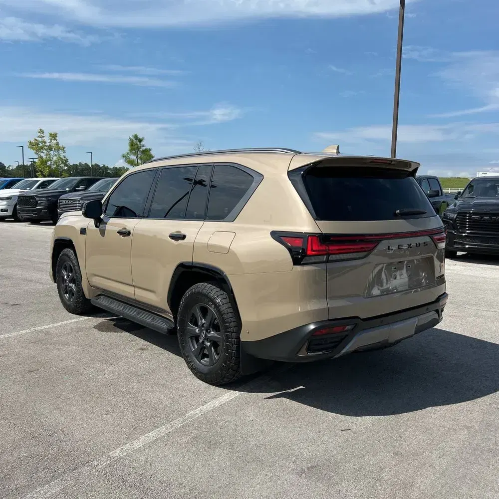 2025 Lexus LX 700h Overtrail