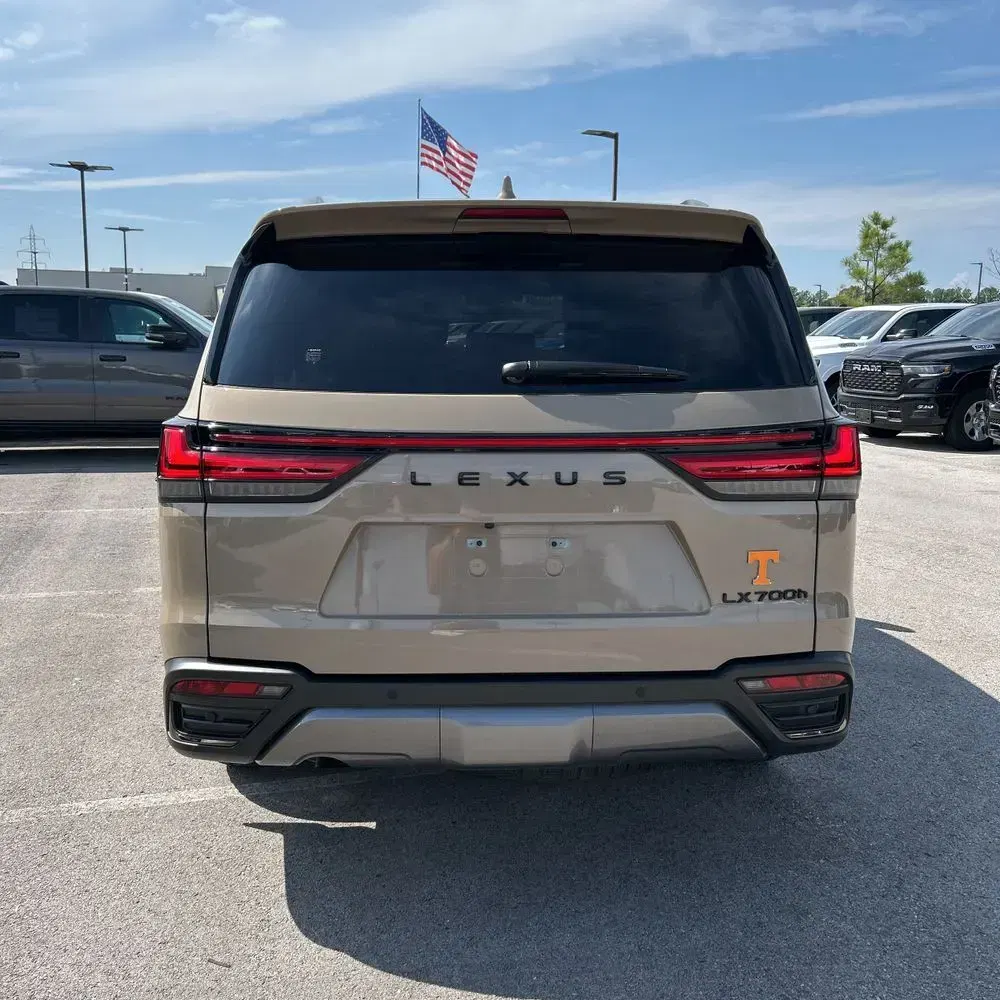 2025 Lexus LX 700h Overtrail