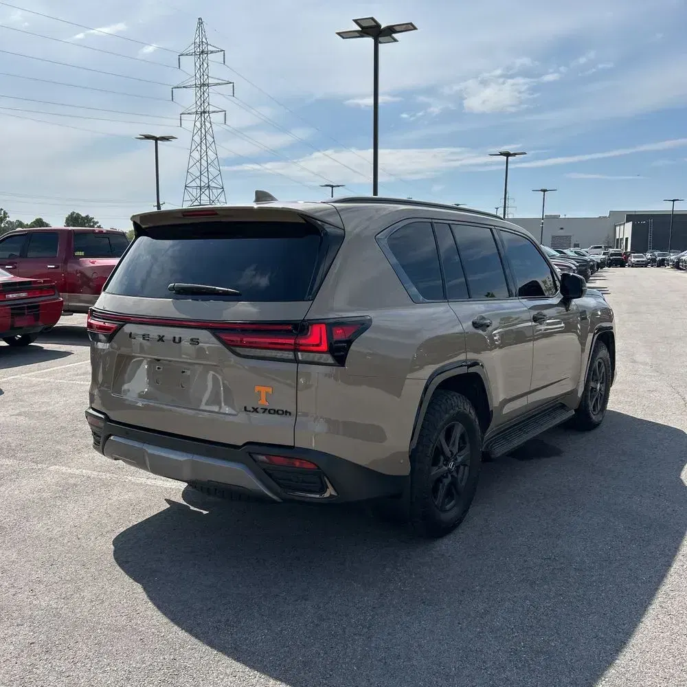 2025 Lexus LX 700h Overtrail