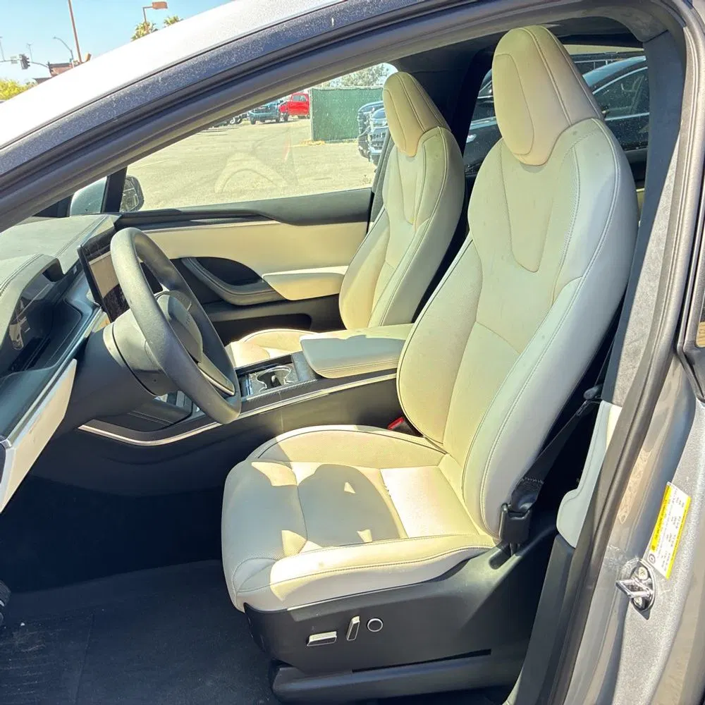 2025 Tesla Model X Plaid