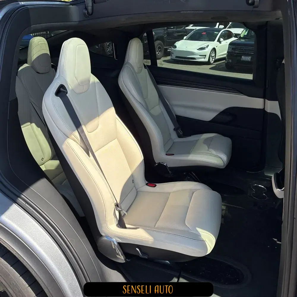 2025 Tesla Model X Plaid