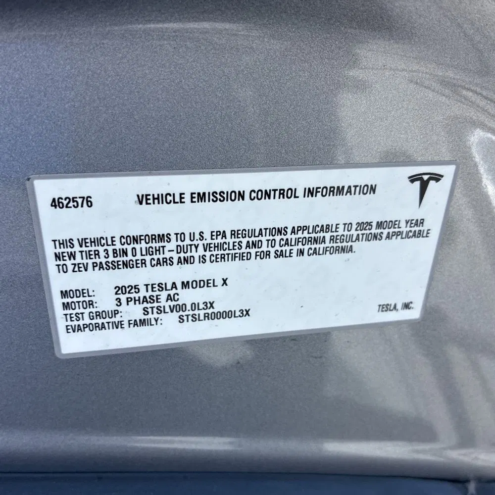 2025 Tesla Model X Plaid