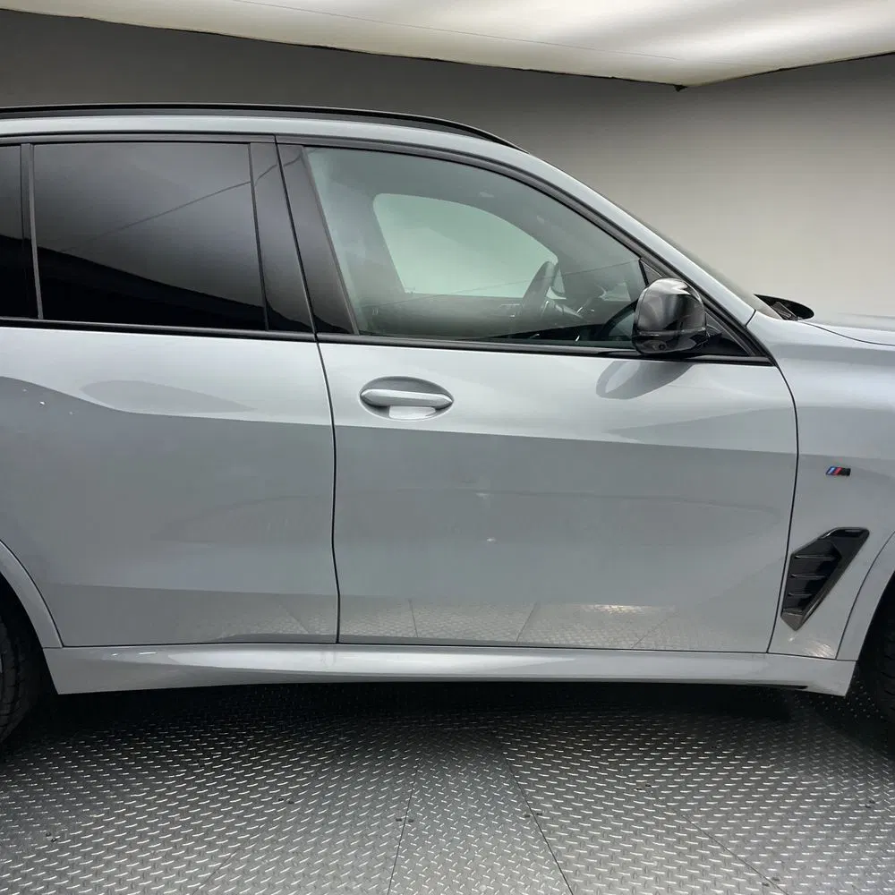 2025 BMW X5 M60i