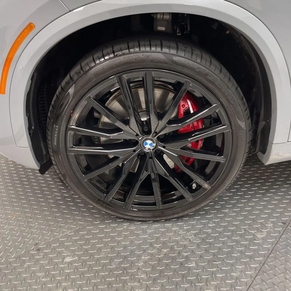 2025 BMW X5 M60i