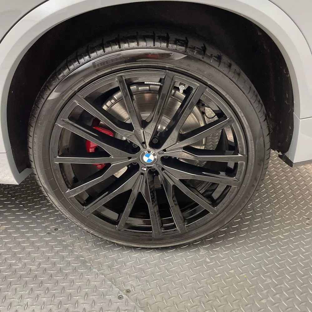 2025 BMW X5 M60i