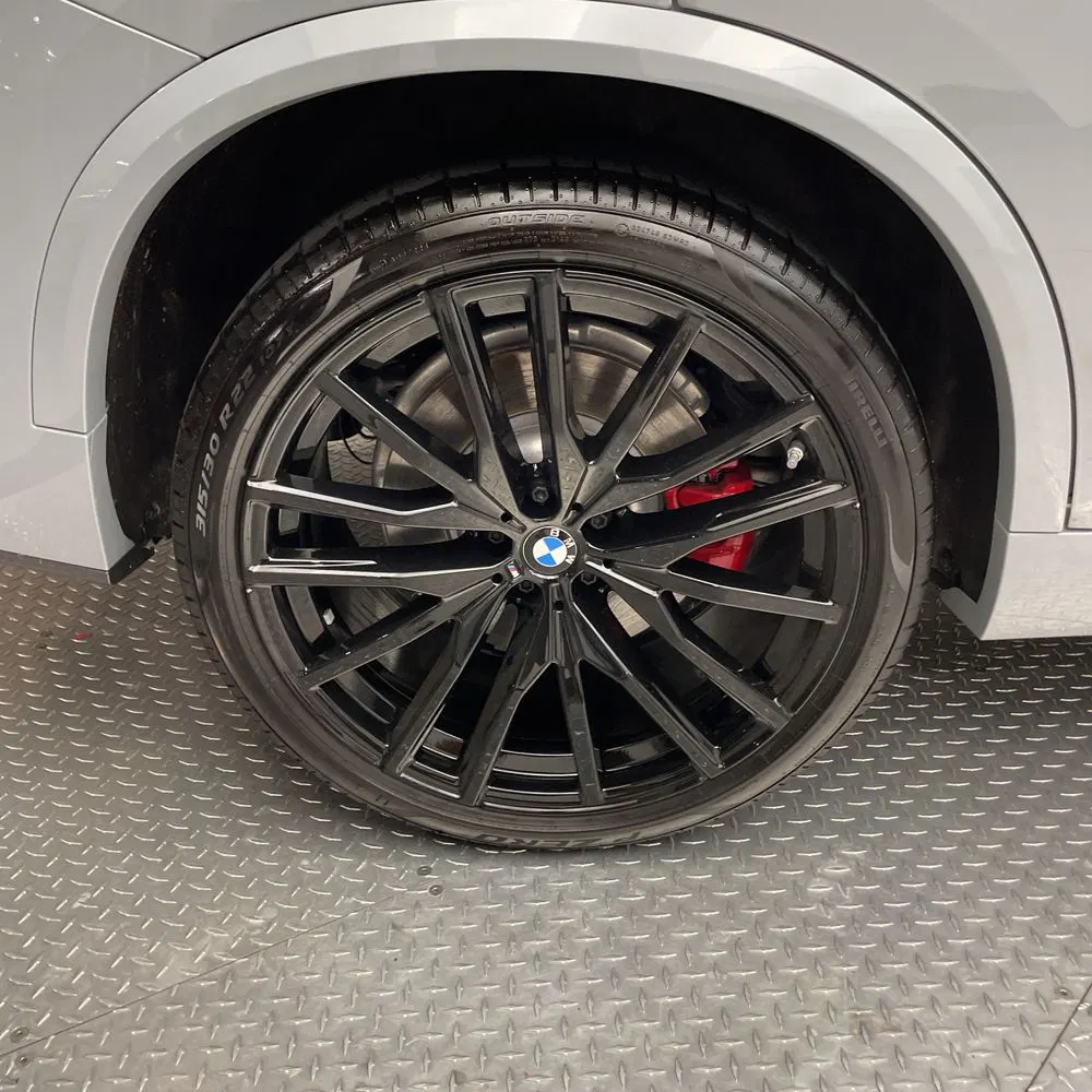 2025 BMW X5 M60i