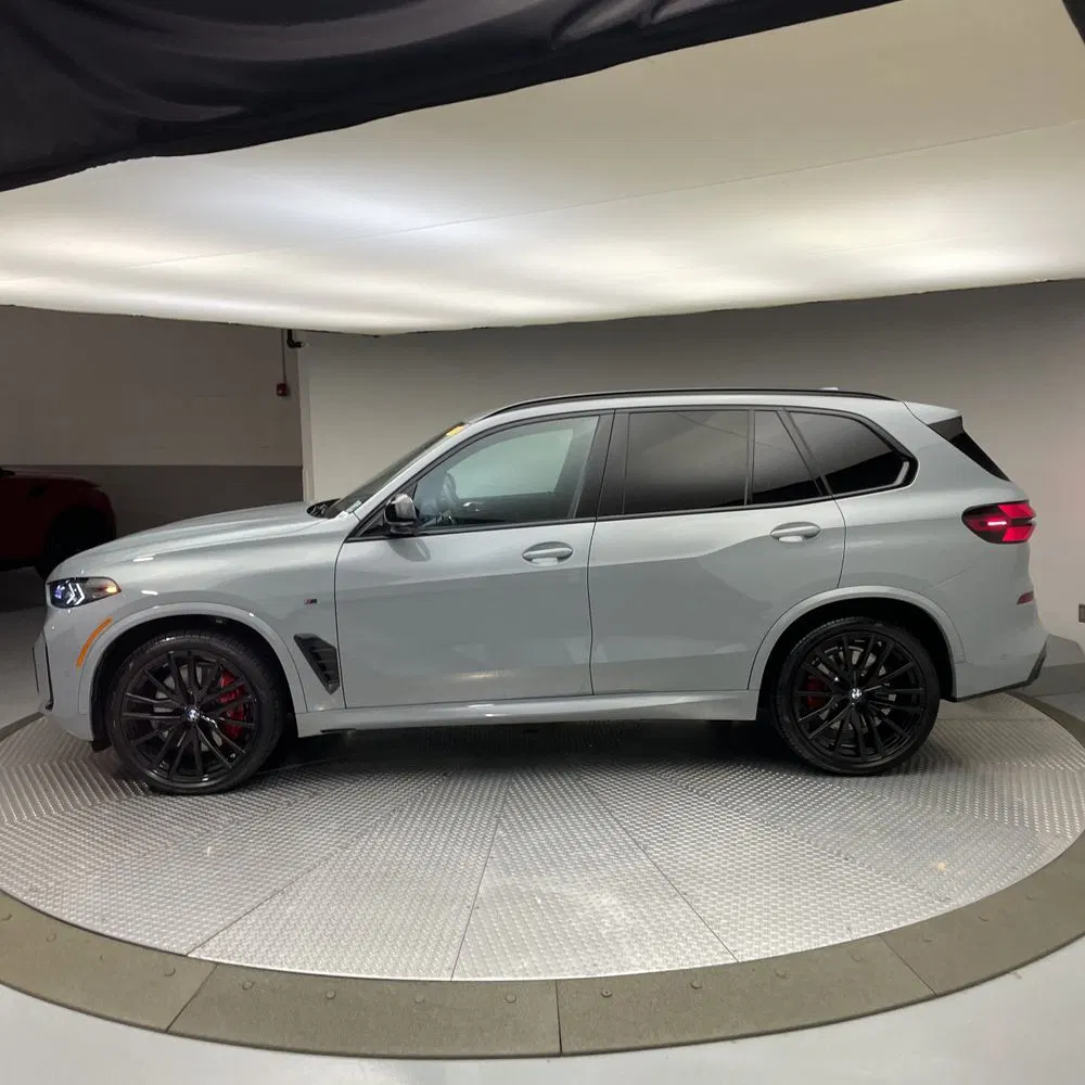 2025 BMW X5 M60i