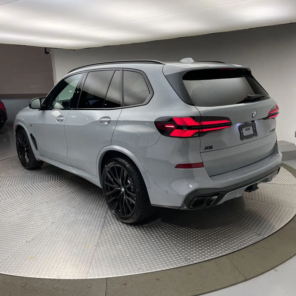 2025 BMW X5 M60i