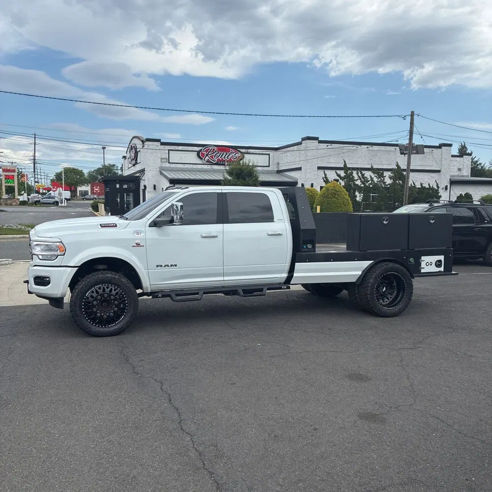2022 Ram 5500 Chassis Tradesman/SLT/Laramie/Limited