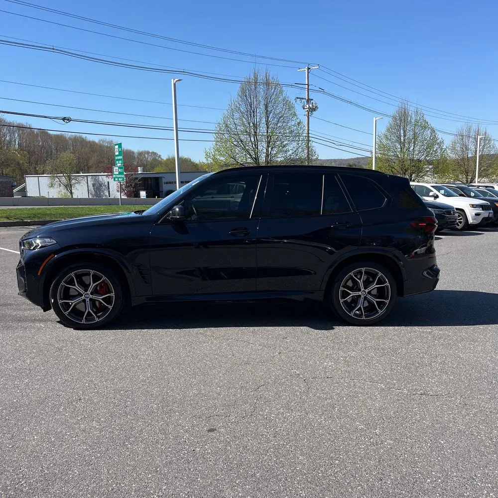 2024 BMW X5 M60i