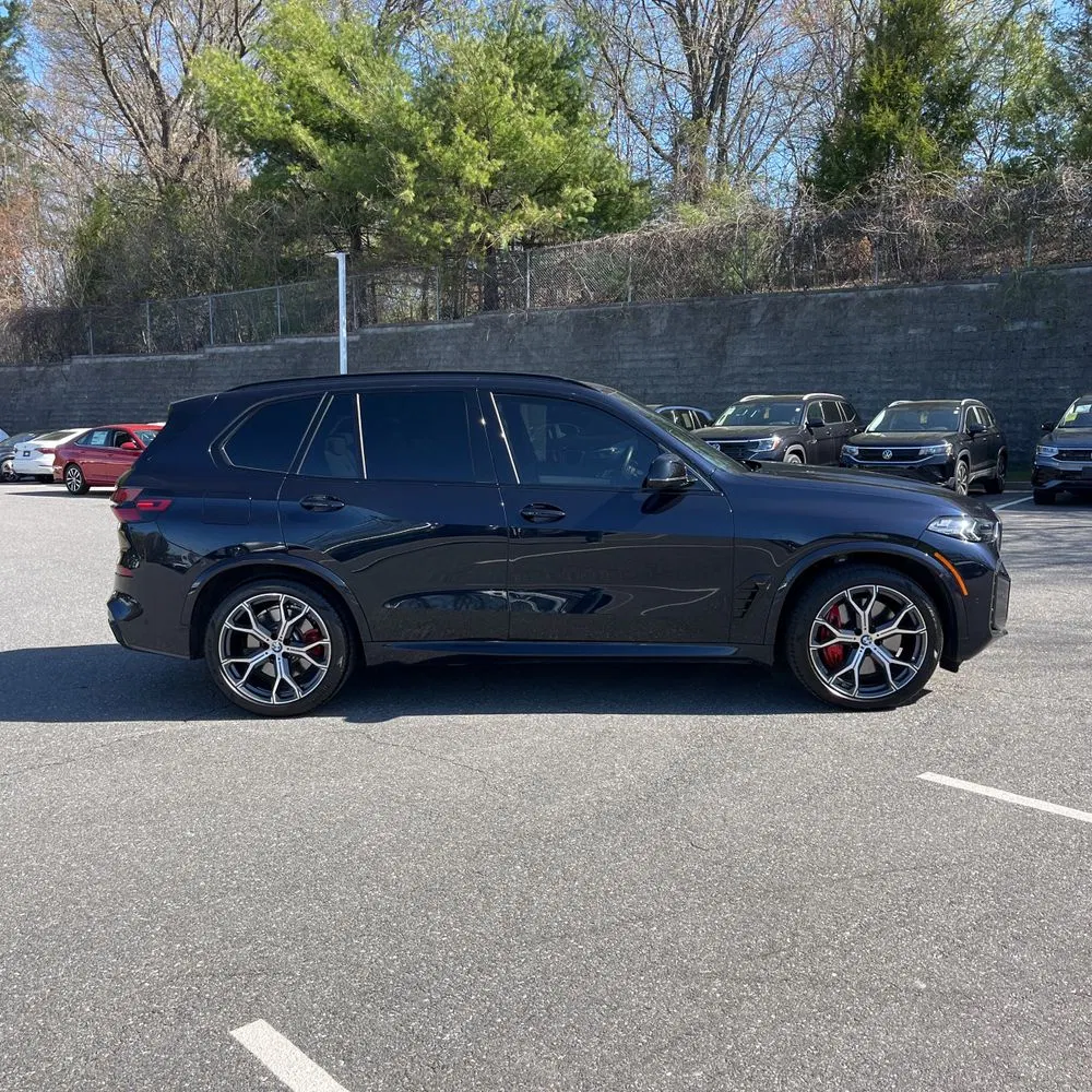 2024 BMW X5 M60i
