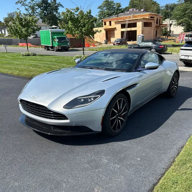 2018 Aston Martin DB11 Base
