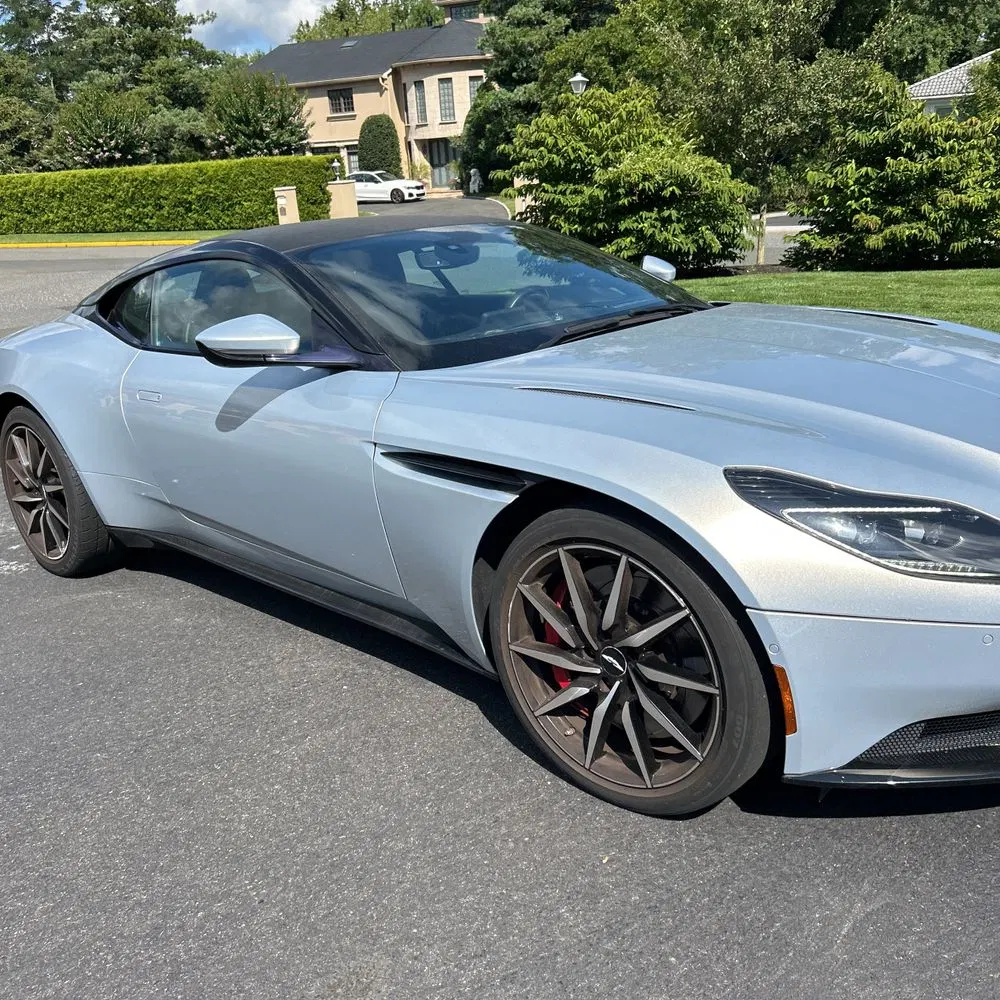 2018 Aston Martin DB11 Base