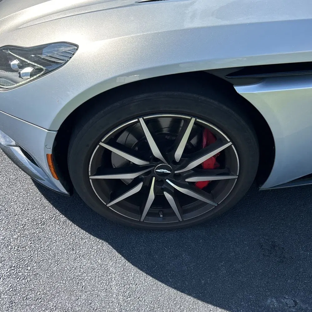 2018 Aston Martin DB11 Base