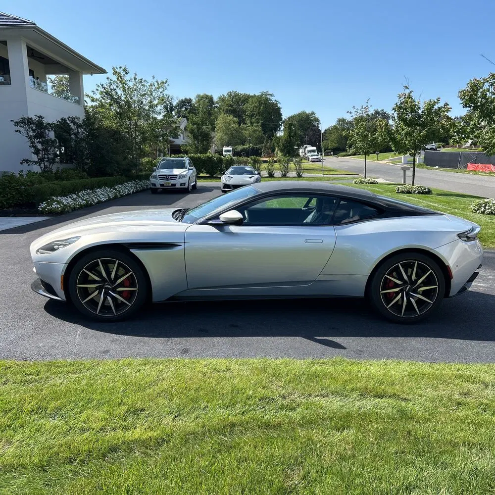 2018 Aston Martin DB11 Base