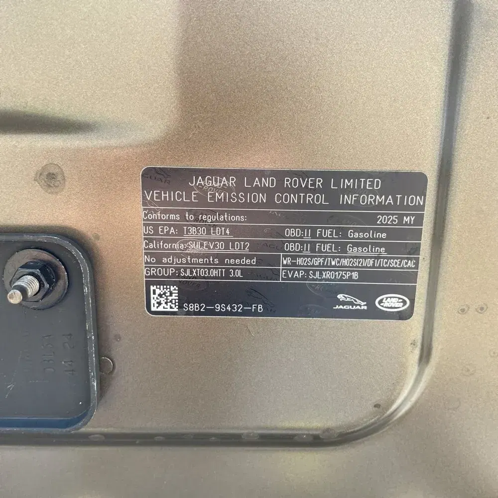 2025 Land Rover Defender 110 X-Dyn SE P400